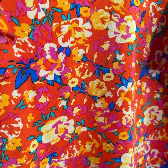 Floral Red Top with Ruffle Sleeves, size XL - Picture 2 of 5